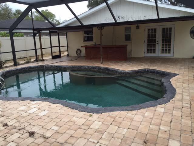 504 Park Dr - Photo 2 of 2