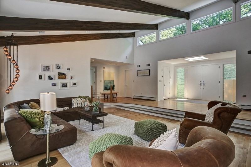 22 Canterbury Ln - Photo 2 of 23