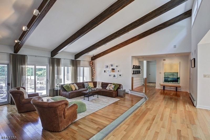 22 Canterbury Ln - Photo 3 of 23