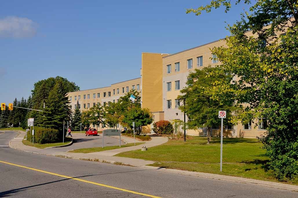 Résidence De La Cité - Photo 2 of 18