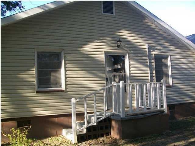 1143 Forbes Ave - Photo 2 of 13