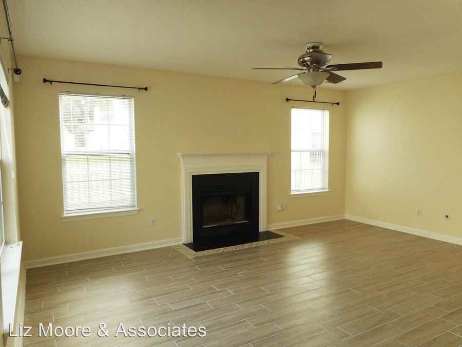 310 Warwick Landing Pkwy - Photo 3 of 15