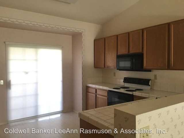 2274 Cheyenne Dr - Photo 3 of 15