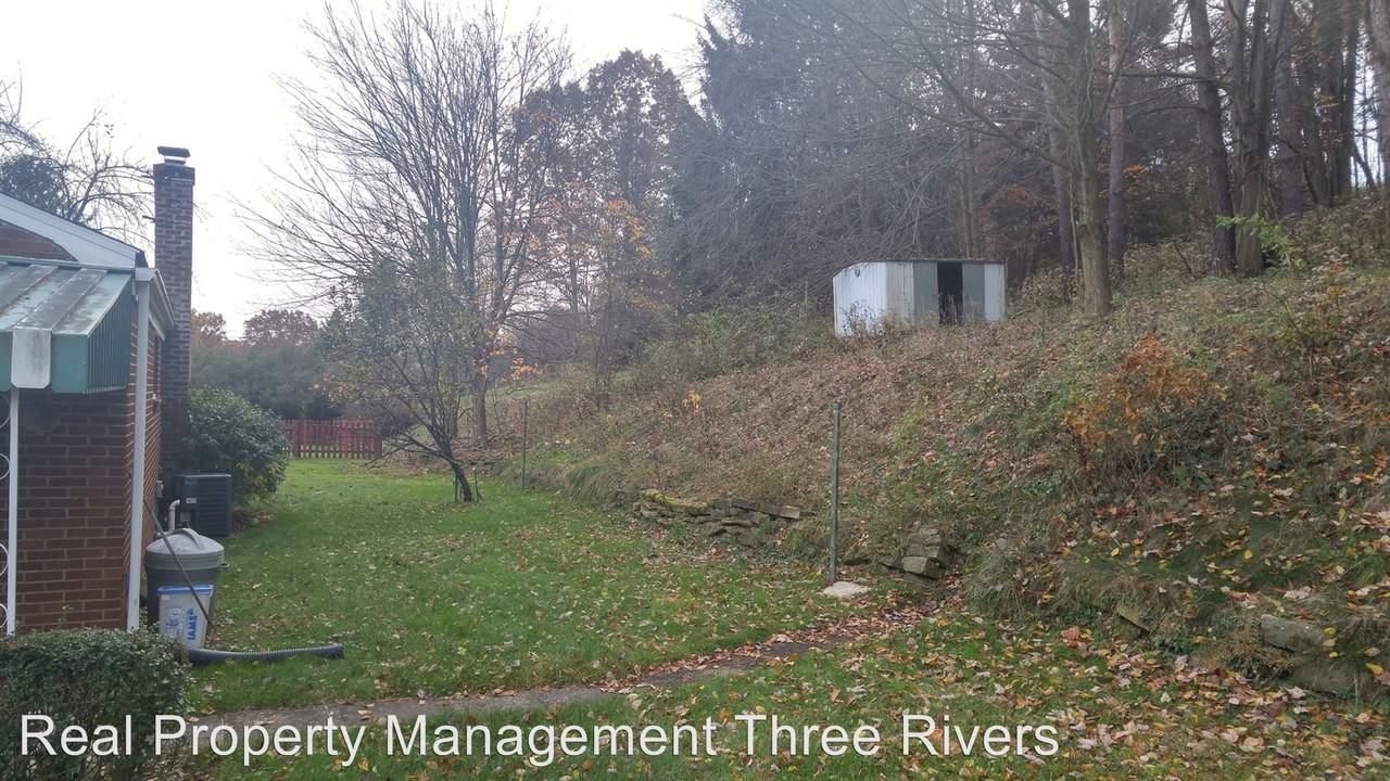 2278 Lake Ave - Photo 2 of 13