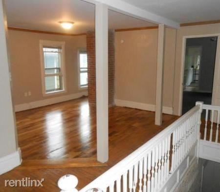 832 W Kalamazoo Ave - Photo 3 of 10