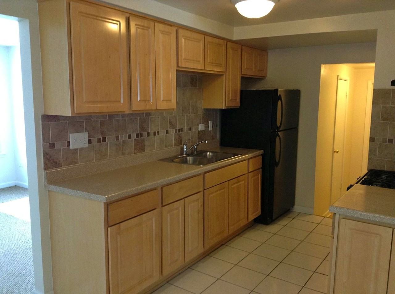 515 Circle Dr - Photo 3 of 18