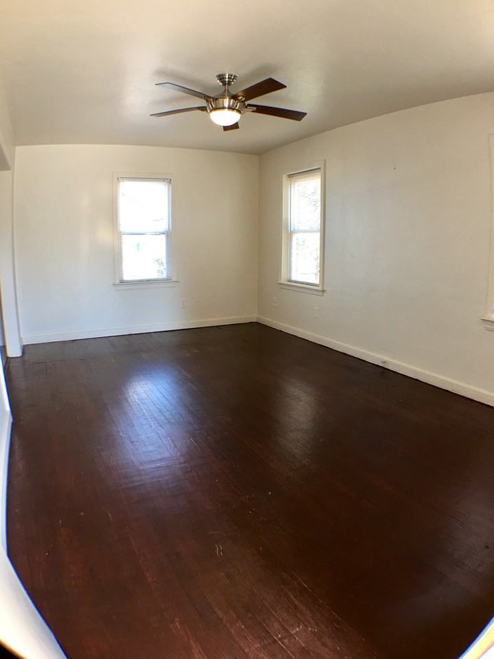 1017 East Edwards Street - Photo 2 of 18