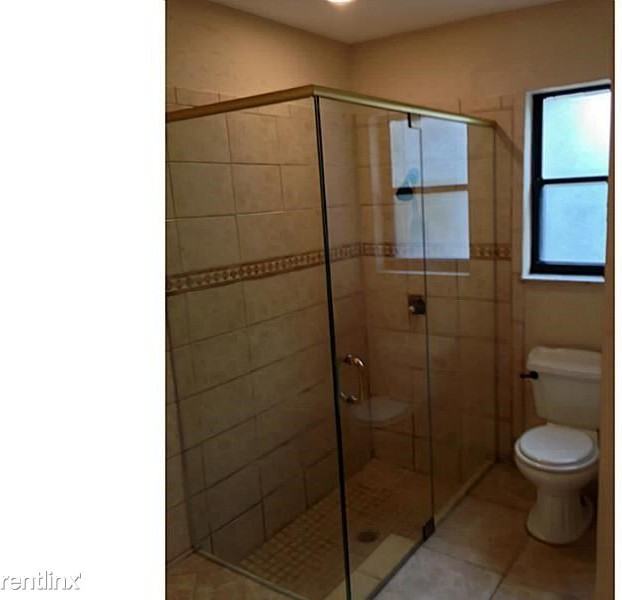 7122 NW 38th St - Photo 2 of 6