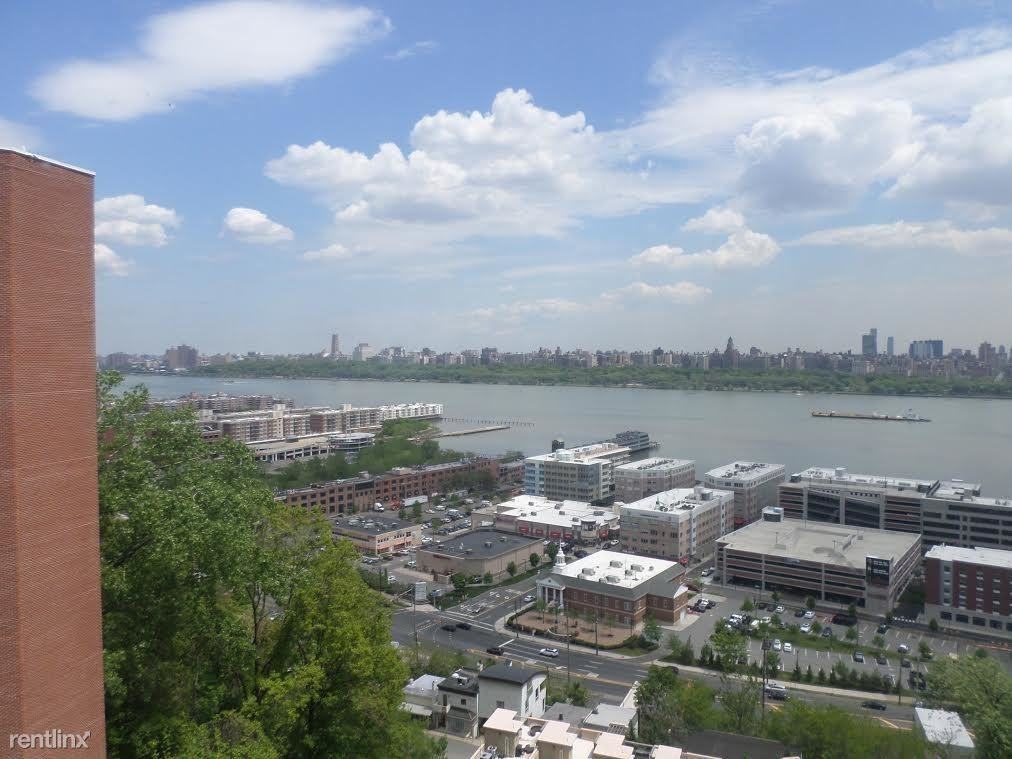 Roslin Terrace - Photo 2 of 2