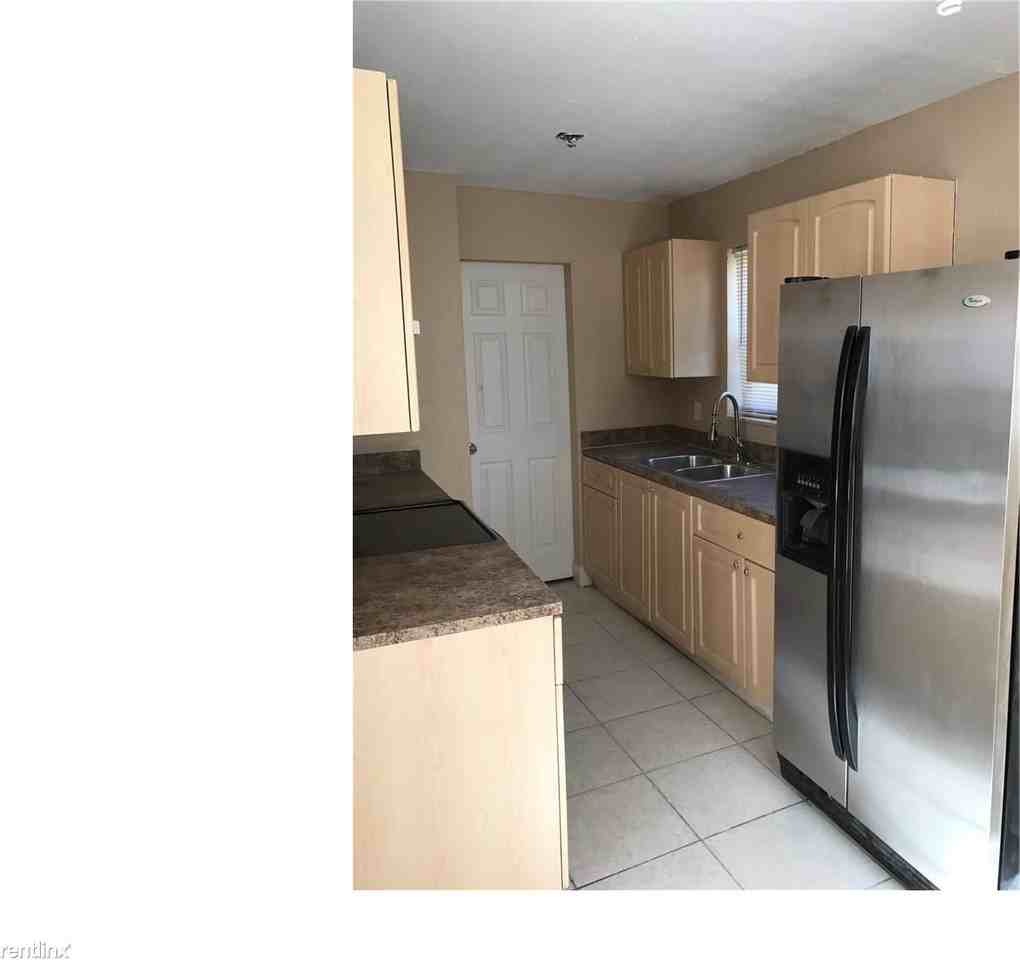4021 SW 27th St - Photo 2 of 12