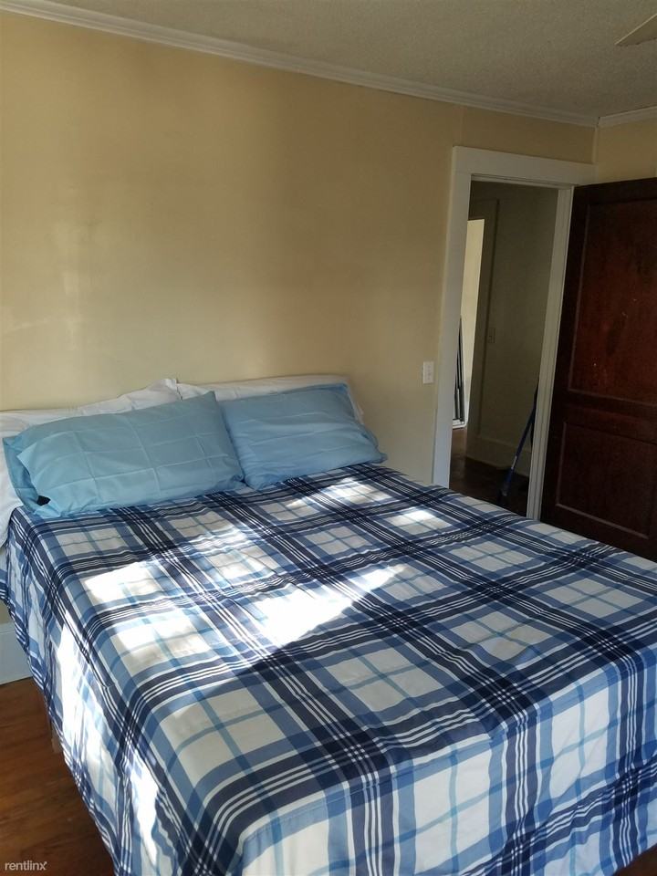 1639 Doggett Rd - Photo 3 of 4