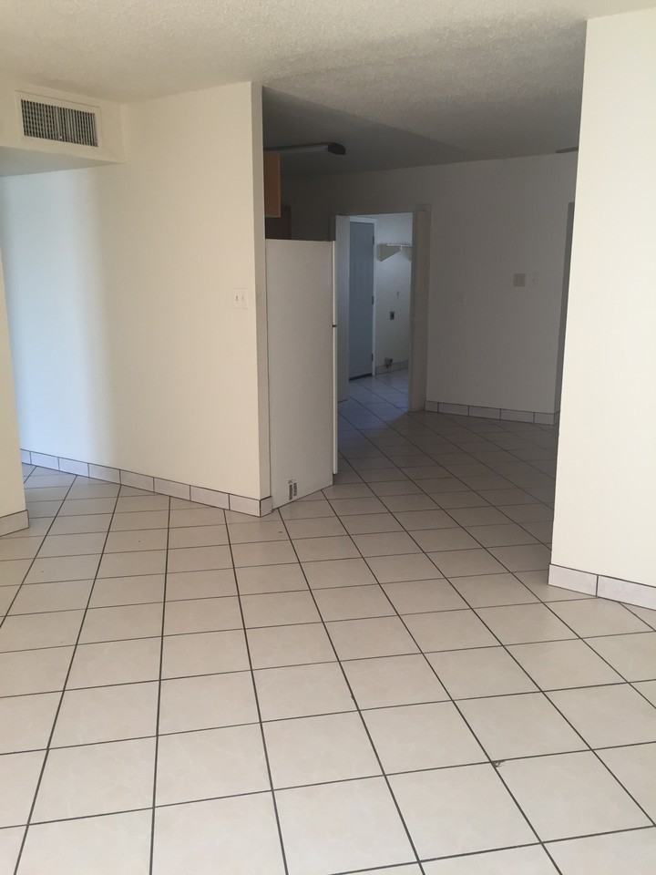 2530 N 48th Dr - Photo 2 of 7