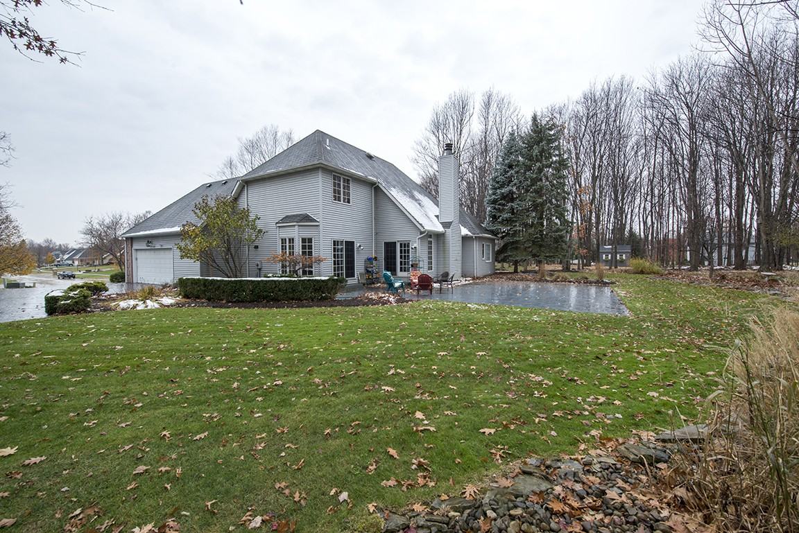 8803 Michaels Ln - Photo 2 of 26