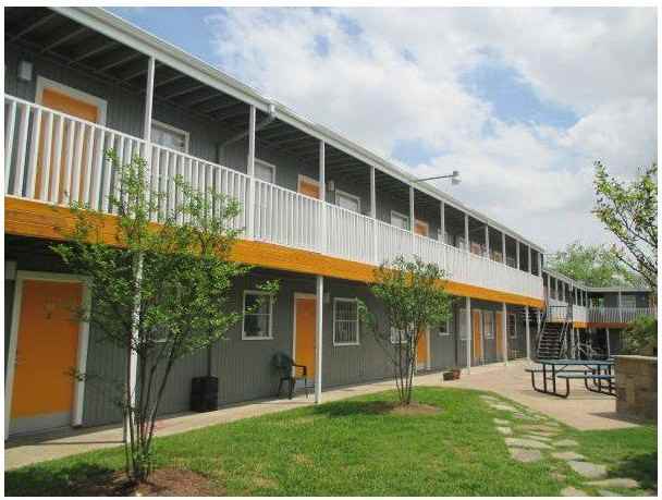 East University Place Condominiums - Photo 2 of 20