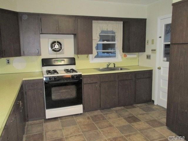 38 1st Ave - Photo 3 of 20