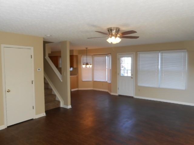 2392 Sunladen Dr - Photo 3 of 14