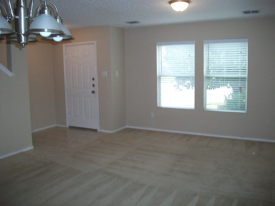 508 Oriel Cir - Photo 2 of 11