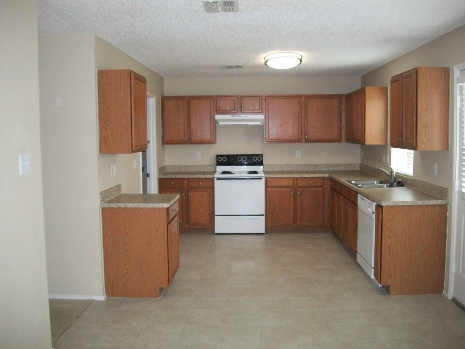 508 Oriel Cir - Photo 3 of 11