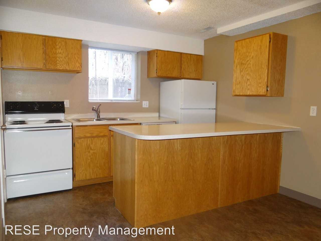 2736 S Adams St - Photo 3 of 20