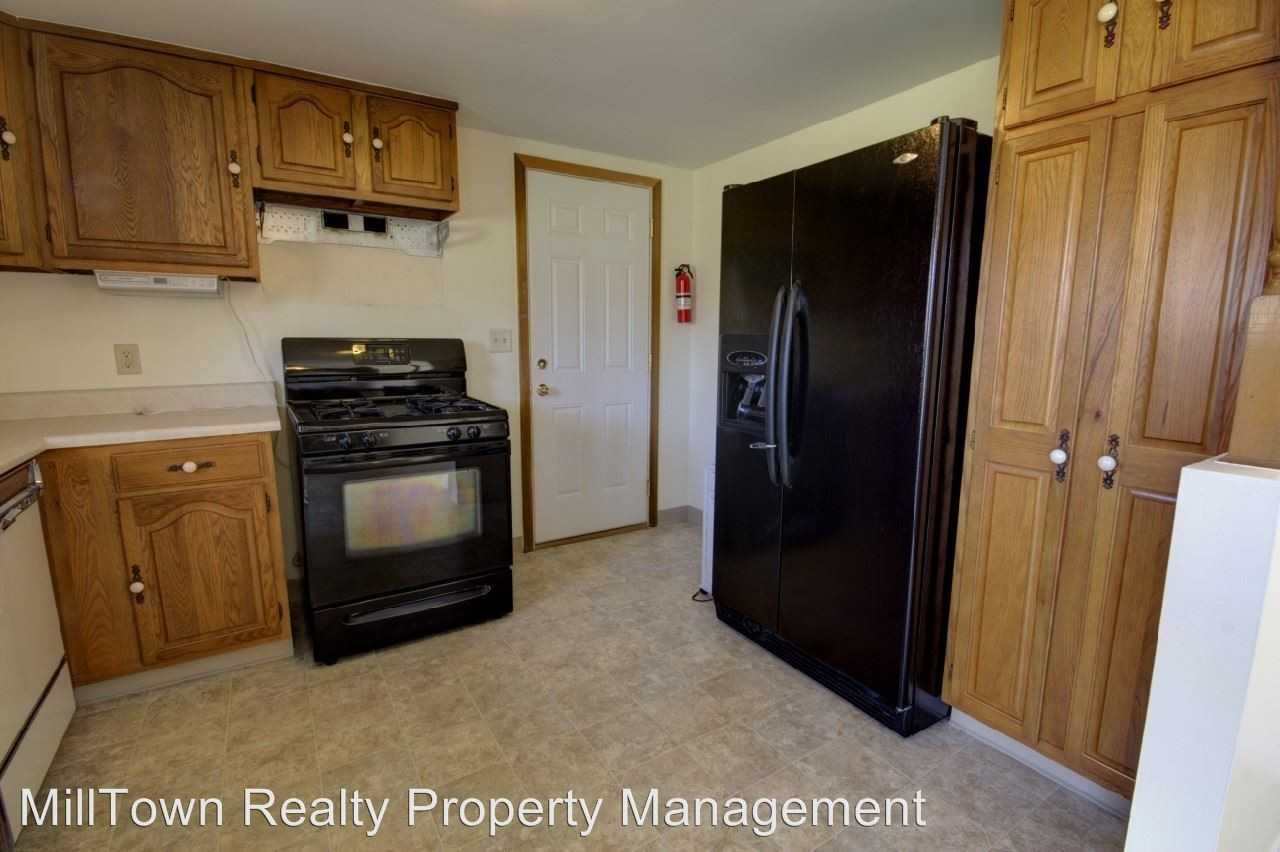 1302 8th St Ct - Photo 2 of 17