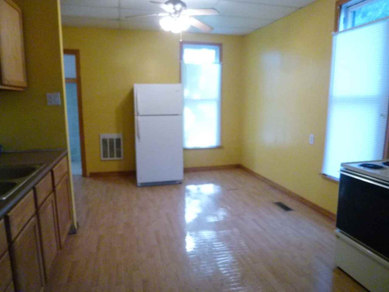 319 N 17th St - Photo 3 of 11