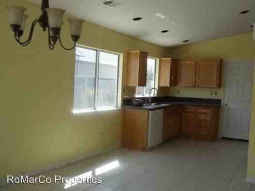 664 Miller Dr - Photo 2 of 4