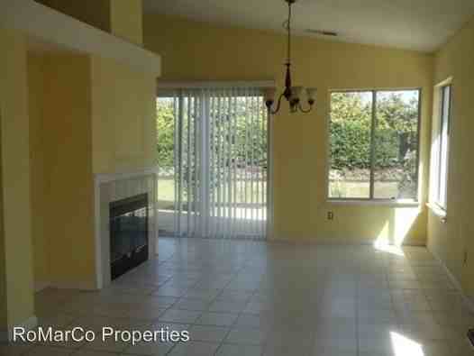 664 Miller Dr - Photo 3 of 4
