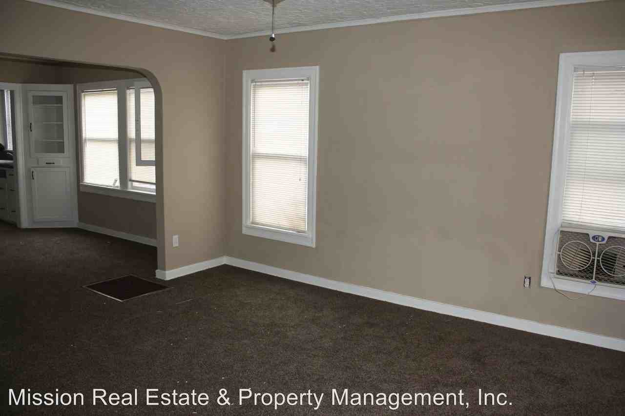 119 Flower St - Photo 2 of 9