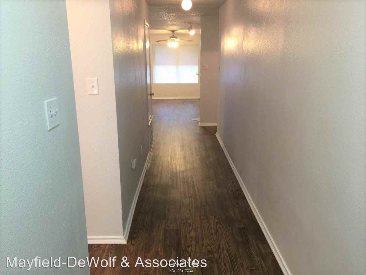 1100 Acanthus St - Photo 2 of 15