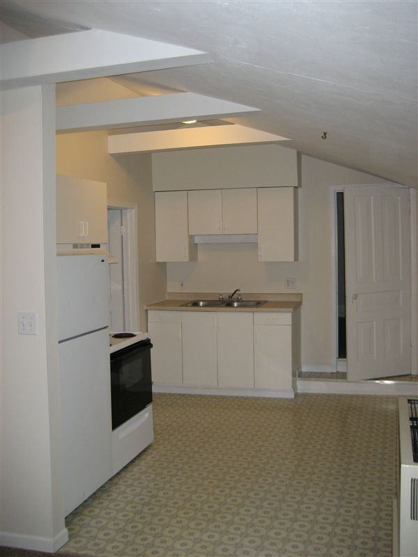 710 S Lafayette St - Photo 2 of 5