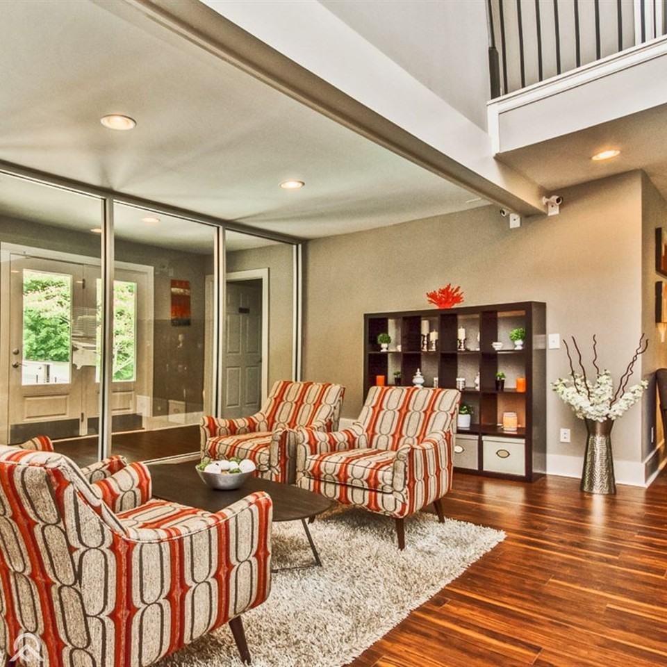 Dunwoody Exchange - Photo 2 of 11