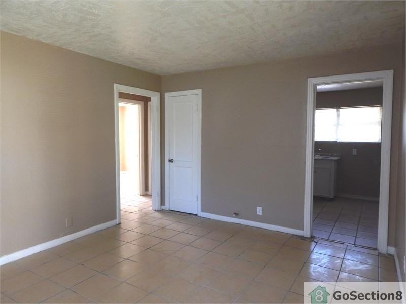 1133 5th Ave N - Photo 2 of 31