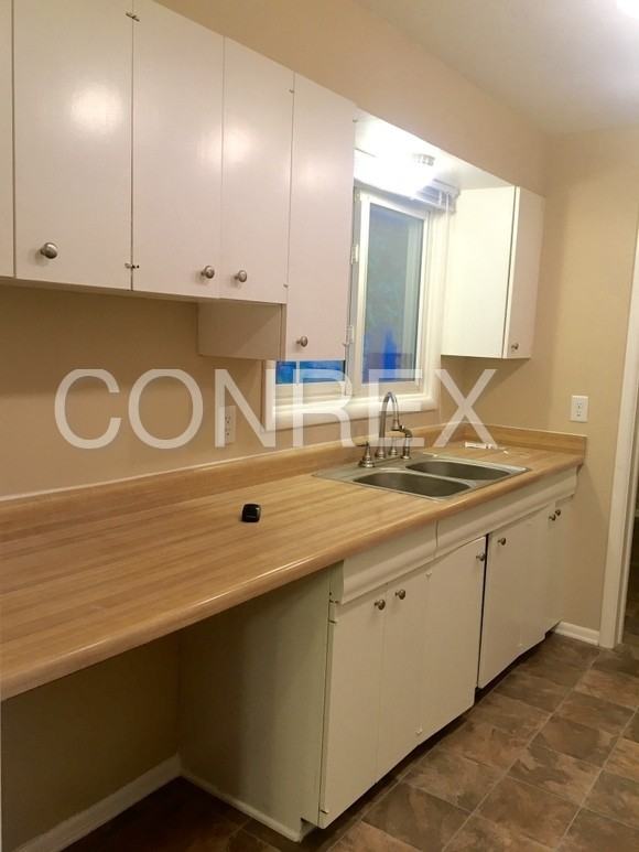 1120 Hathaway Dr - Photo 2 of 16