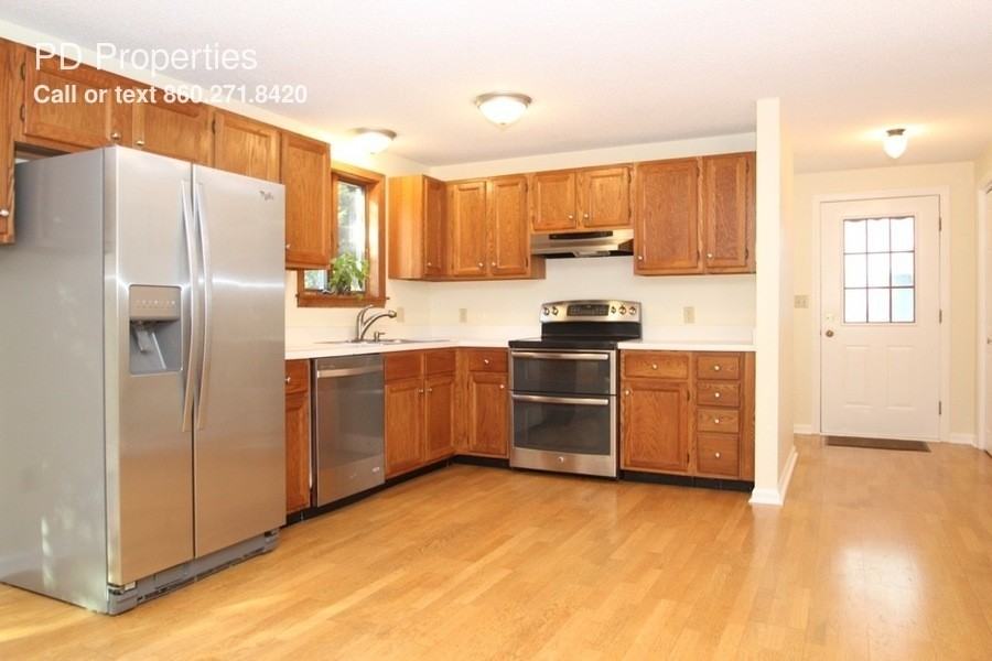 64 Southworth Dr - Photo 2 of 33