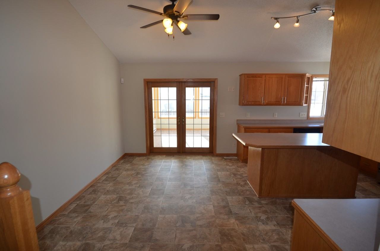 930 118th Ln NE - Photo 3 of 9