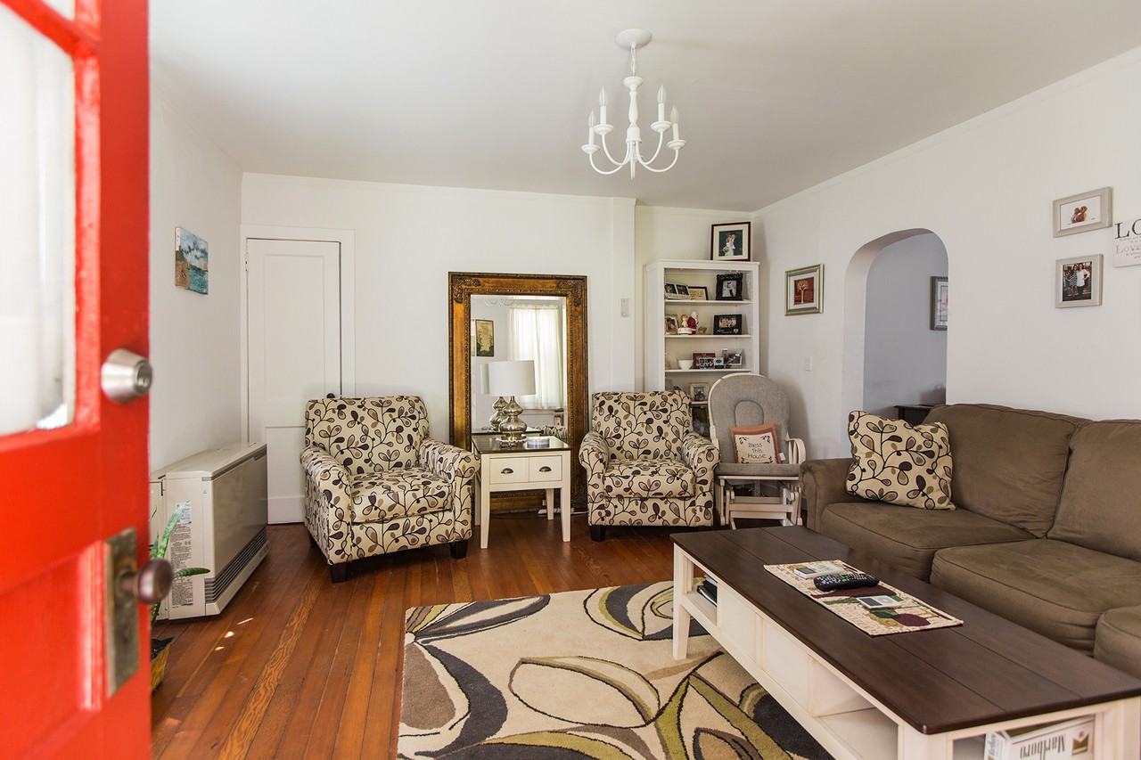 956 Durham Rd - Photo 2 of 4