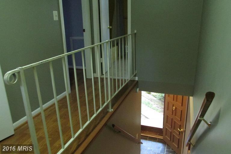 695 B St - Photo 3 of 7