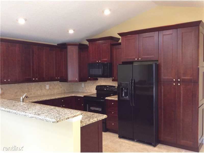 9652 NW 49th Pl #A - Photo 3 of 15