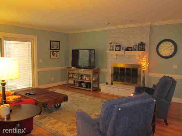 3300 Wedgewood Pl - Photo 3 of 10