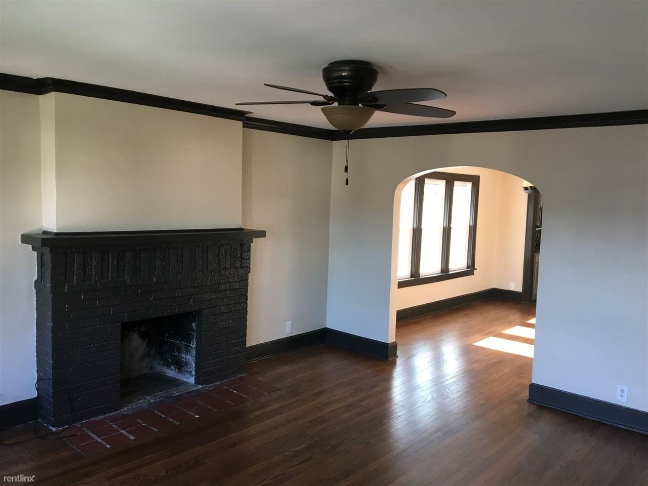 1526 W Cornelia Ave - Photo 2 of 10