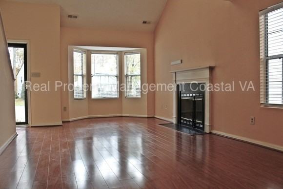 277 Summerlake Ln - Photo 2 of 13