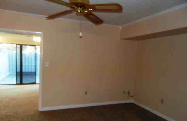 1025 19th St #18d - Photo 3 of 12