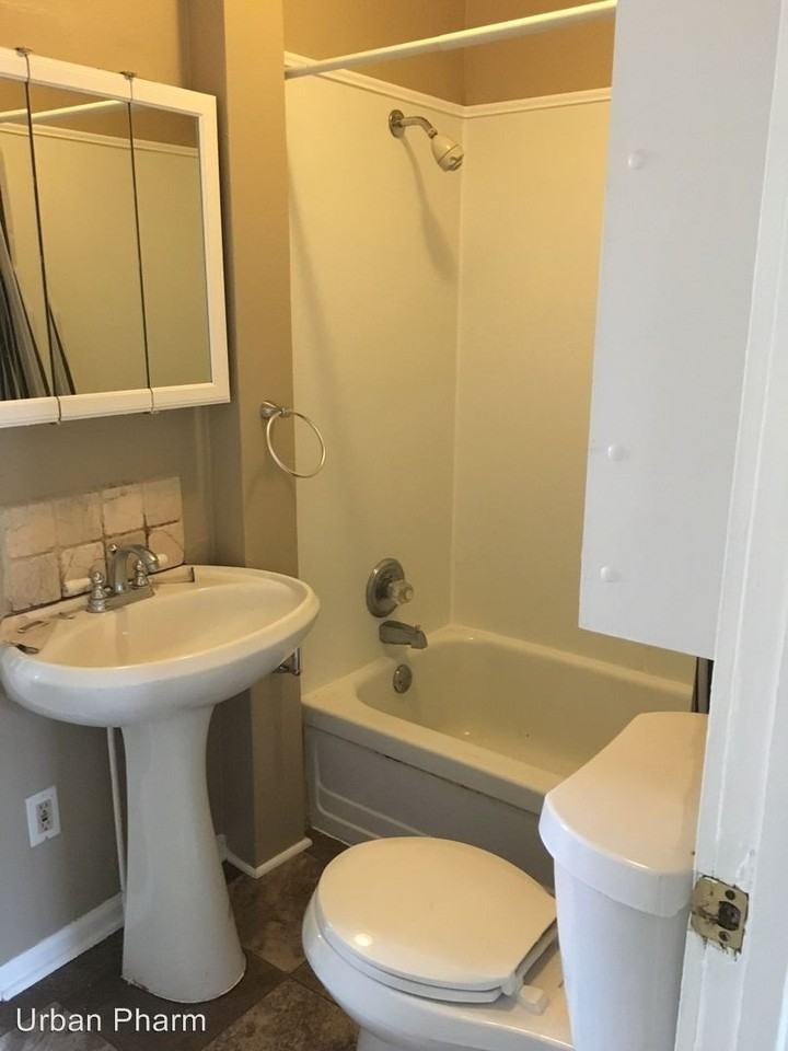 2931 Locke Ave SW - Photo 2 of 9