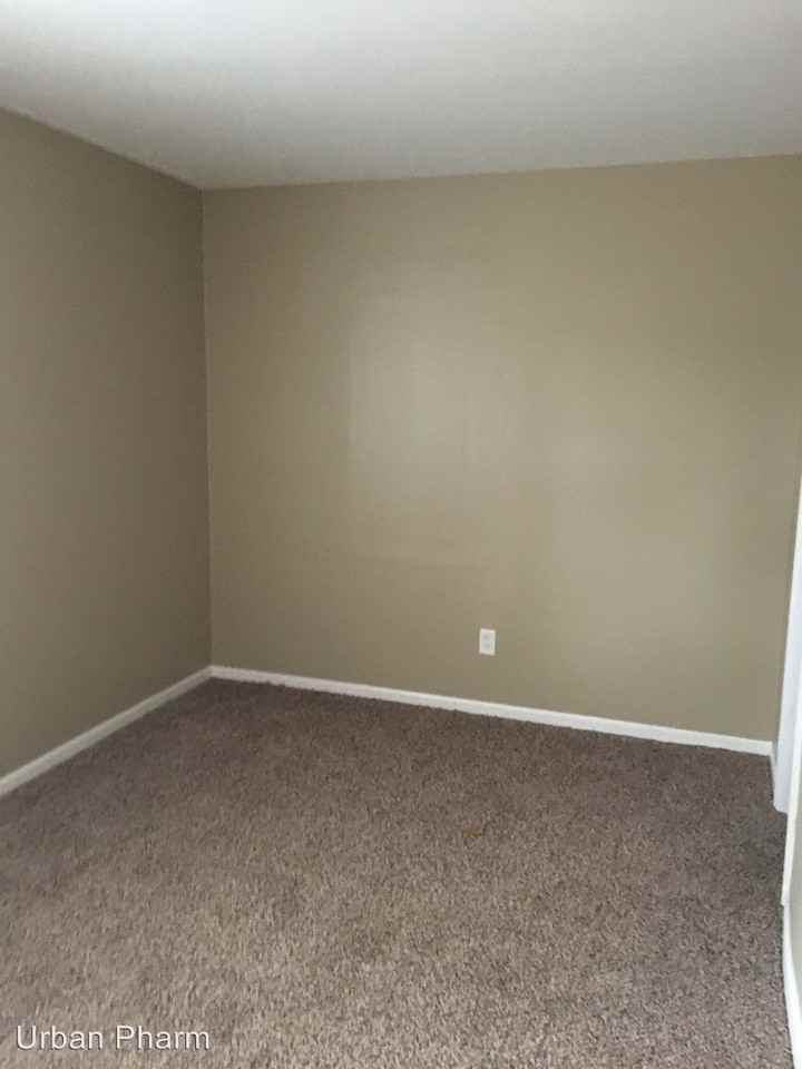 2931 Locke Ave SW - Photo 3 of 9