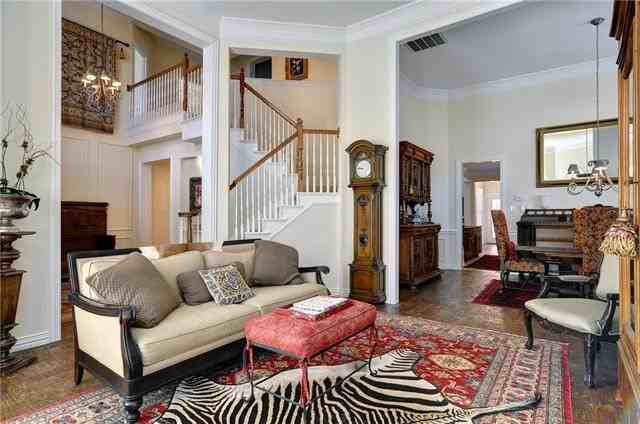 2710 Edgebrook Ct - Photo 3 of 34