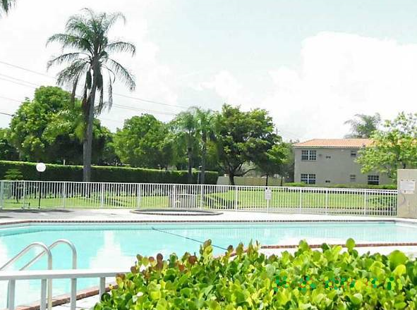 8886 SW 3rd St - Photo 2 of 5