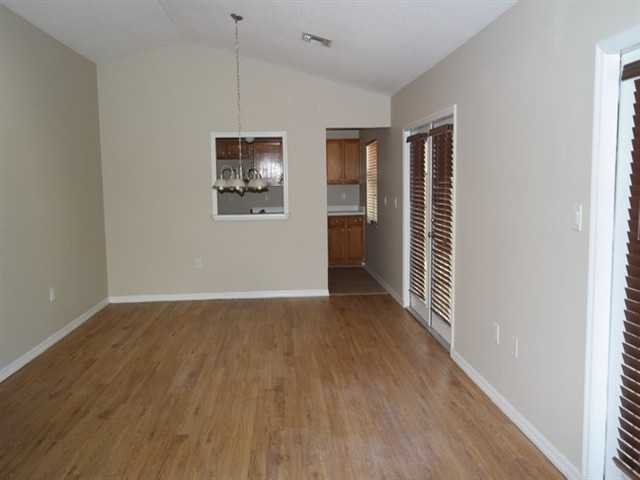 1004 Lantana Dr - Photo 2 of 9