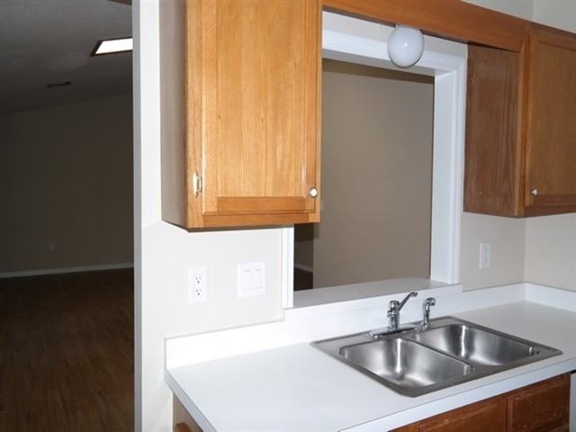 1004 Lantana Dr - Photo 3 of 9