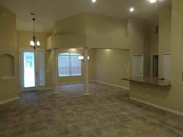 217 Queen Rd - Photo 2 of 12