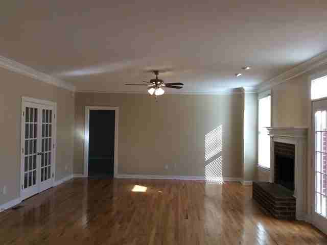 9399 Clovercroft Rd - Photo 3 of 14